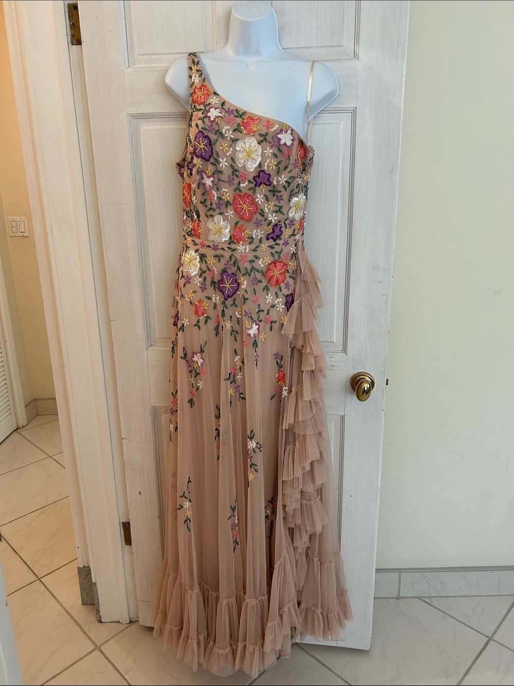 EUC Mac Duggal Embroidered One-Shoulder Floral Maxi Dress in Blush